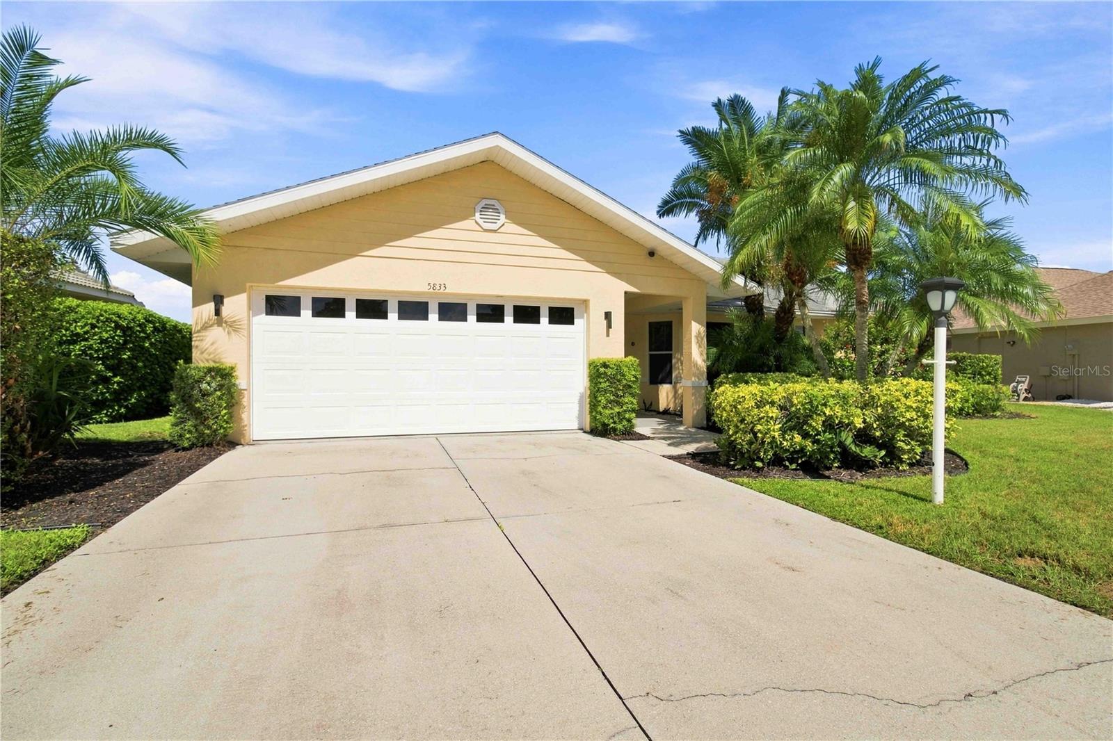 5833 Carriage Dr, Sarasota, FL 34243 photo