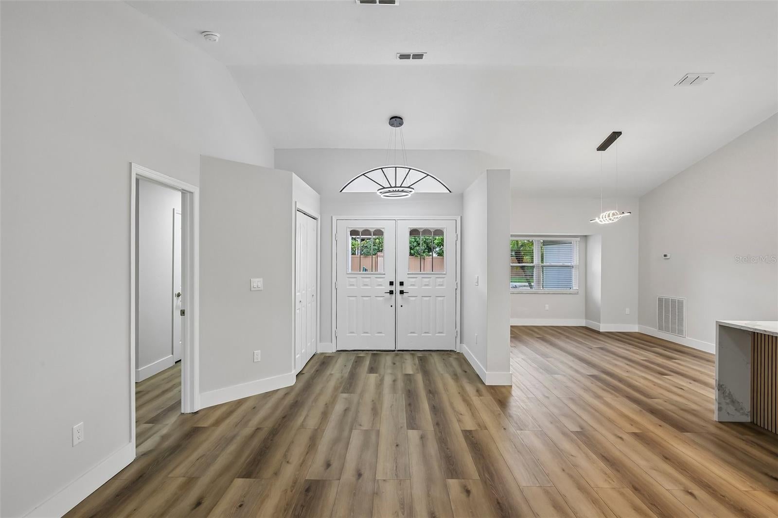 3093 Crest Dr, Clearwater, FL 33759 photo