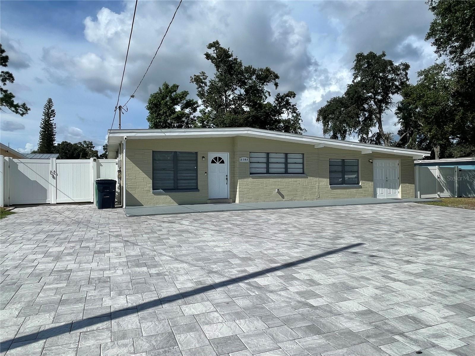 2307 W Hamilton Ave, Tampa, FL 33604 photo