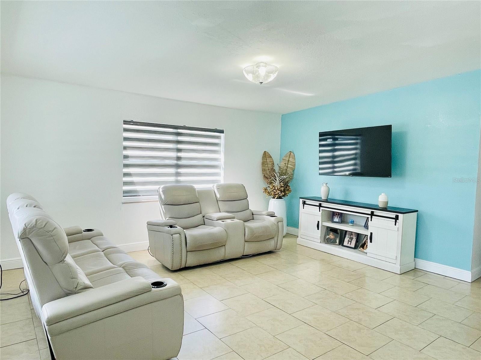 2307 W Hamilton Ave, Tampa, FL 33604 photo