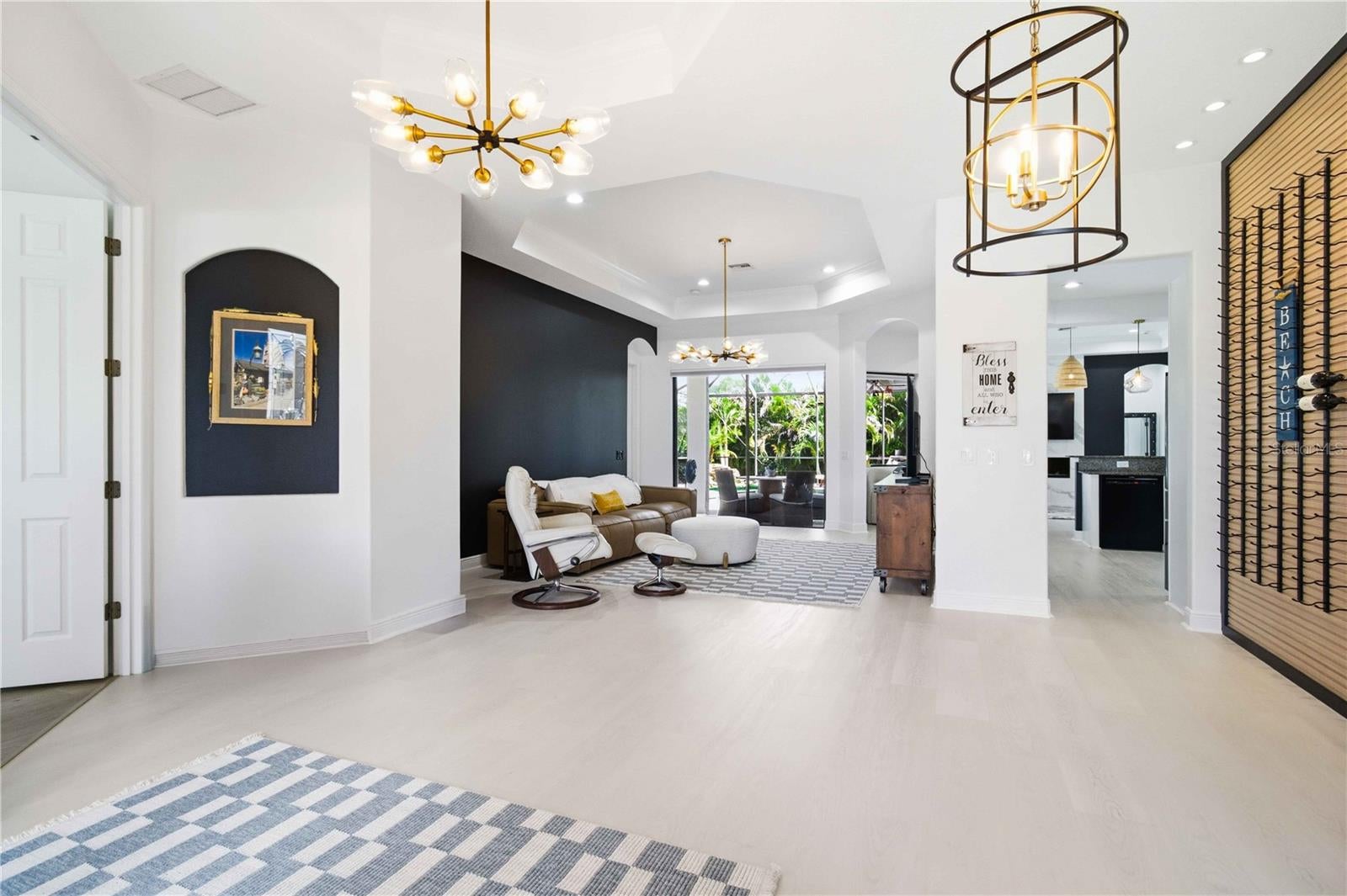 8051 36 Street Cir, Sarasota, FL 34243 photo
