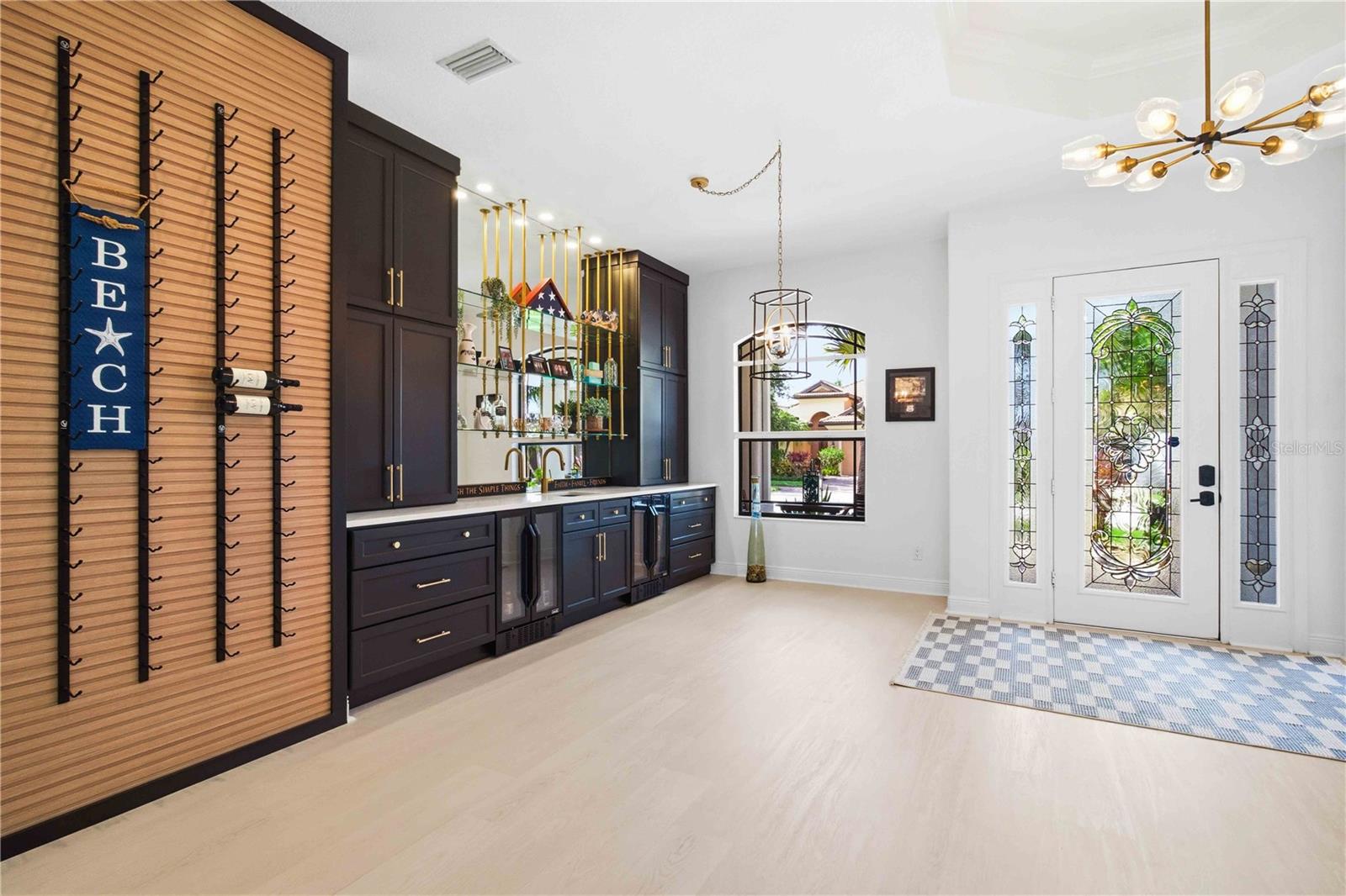 8051 36 Street Cir, Sarasota, FL 34243 photo