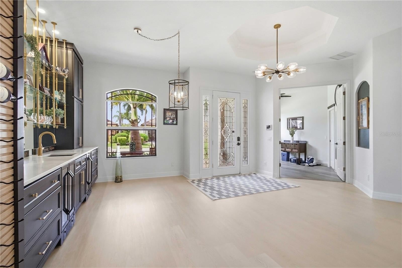 8051 36 Street Cir, Sarasota, FL 34243 photo