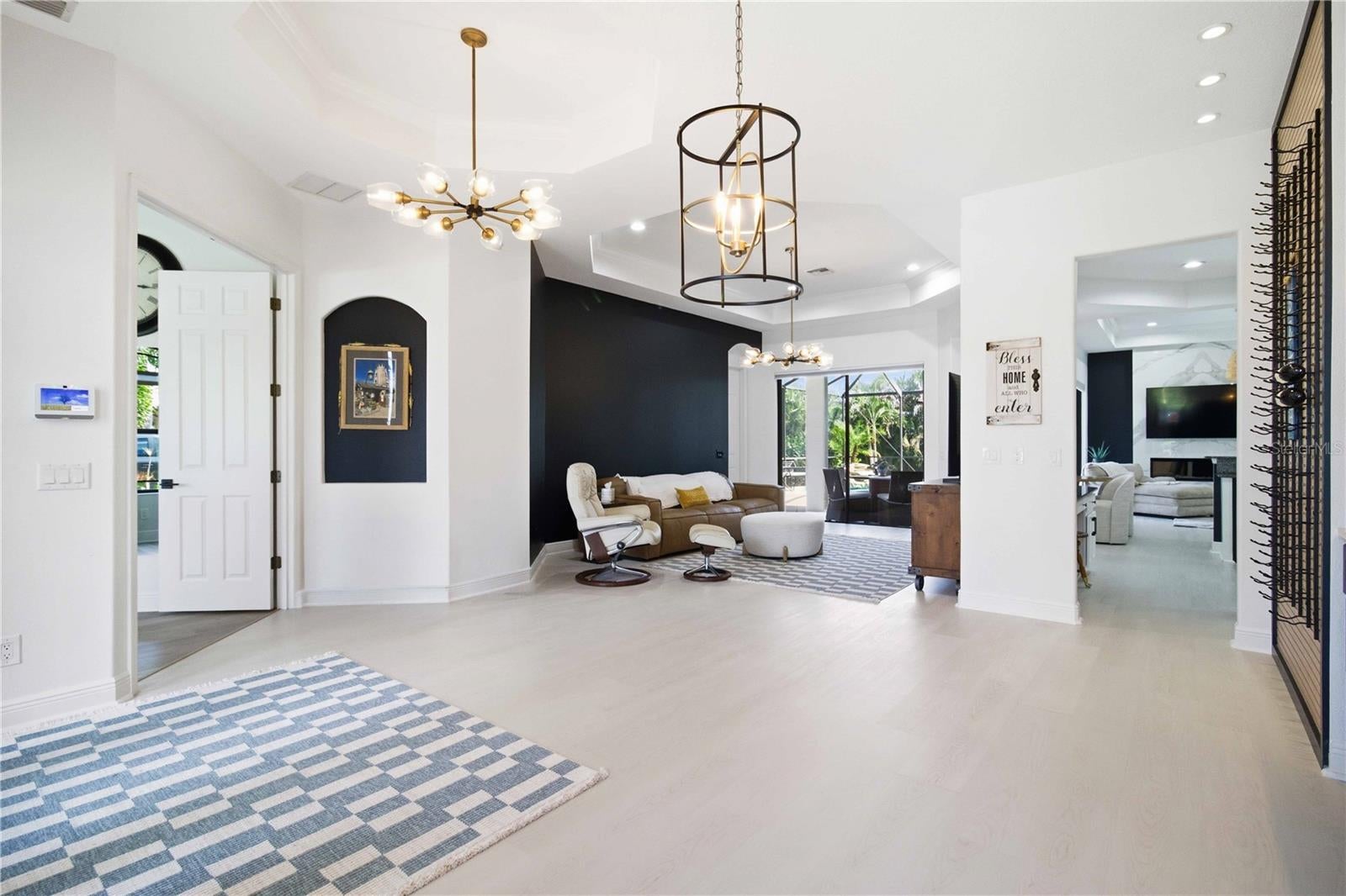 8051 36 Street Cir, Sarasota, FL 34243 photo
