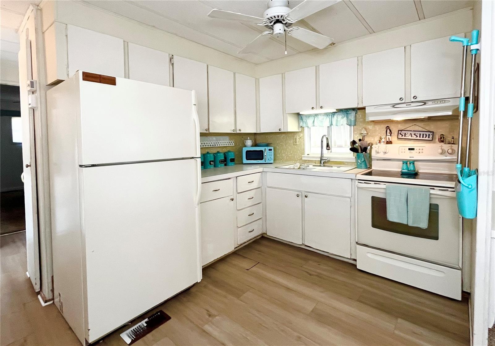 Mobile Home in SARASOTA FL 3335 SPANISH OAK TERRACE 11.jpg