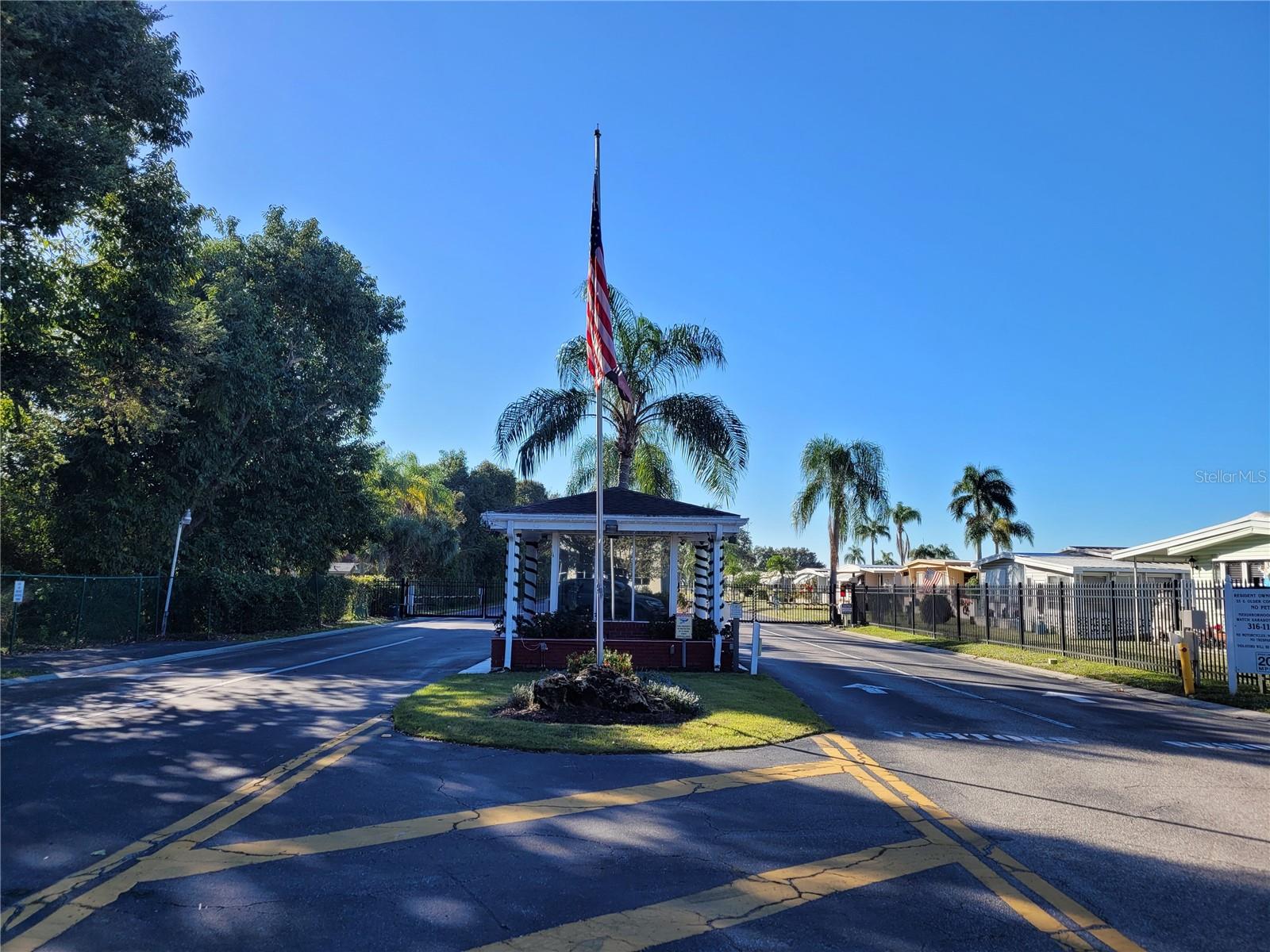 Mobile Home in SARASOTA FL 3335 SPANISH OAK TERRACE 47.jpg