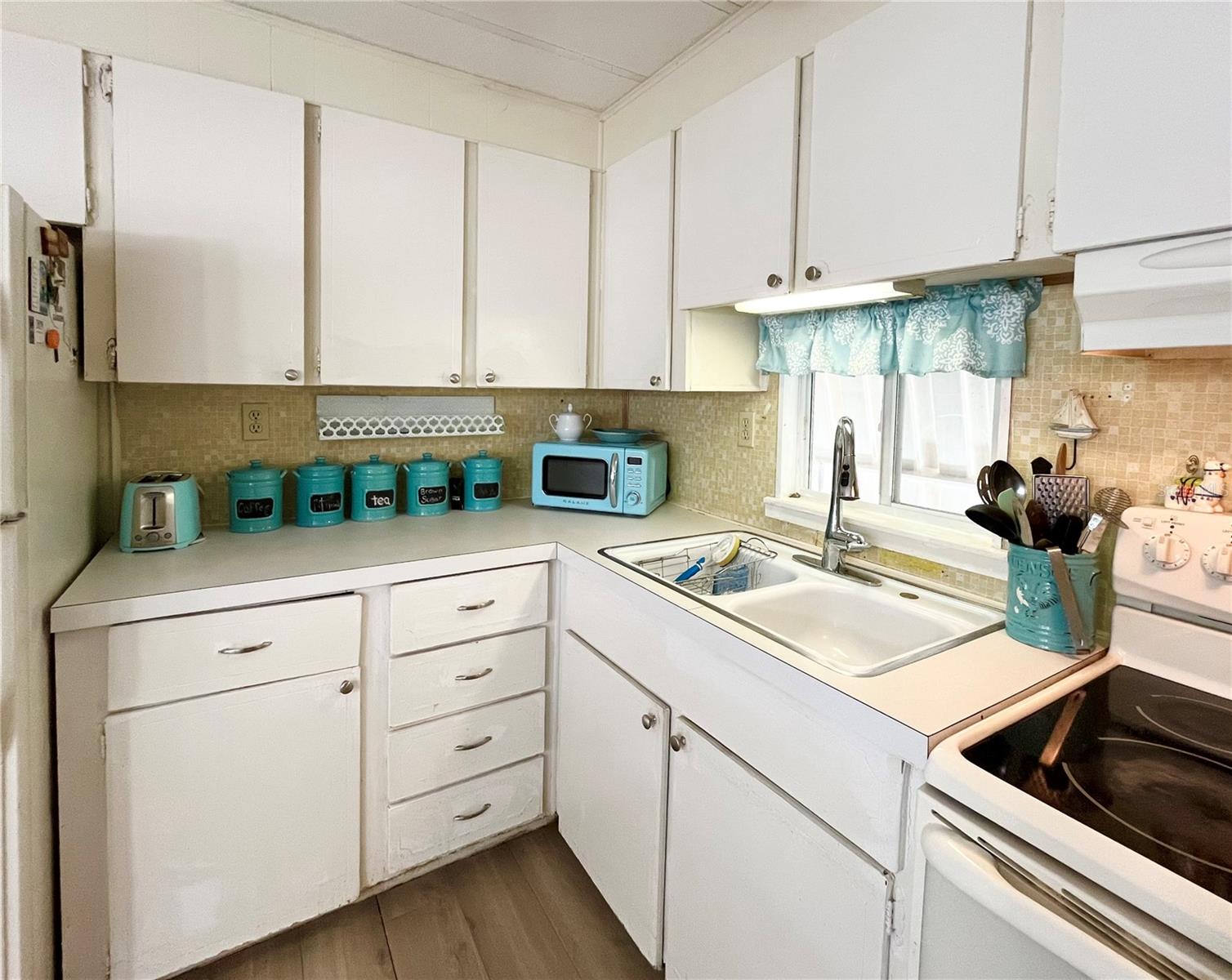 Mobile Home in SARASOTA FL 3335 SPANISH OAK TERRACE 10.jpg
