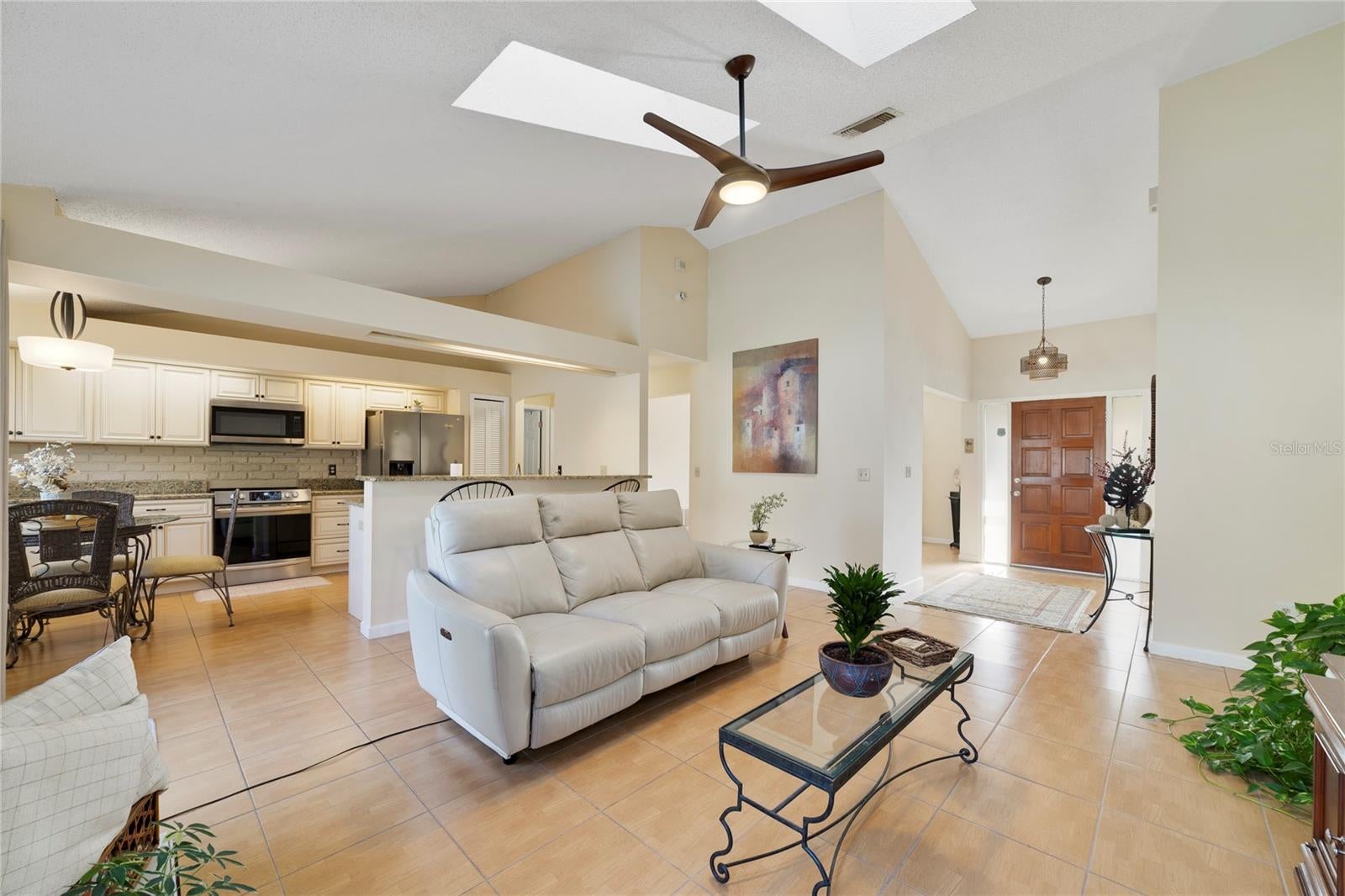 495 Stillwater Dr, Oviedo, FL 32765 photo