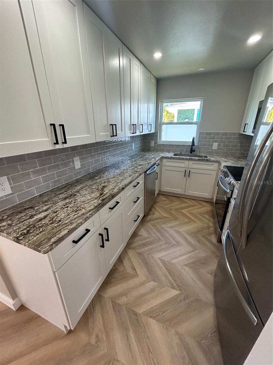 428 62 St, Holmes Beach, FL 34217 photo