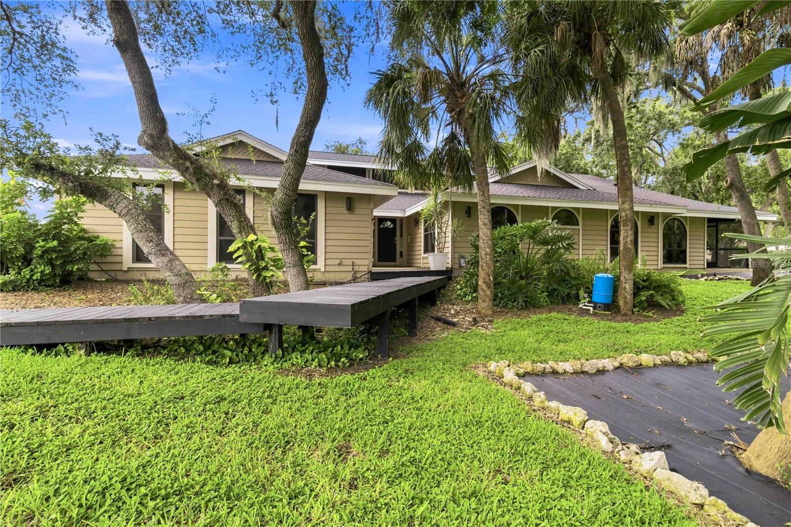 902 Drakeswood Ct, Sarasota, FL 34232 photo