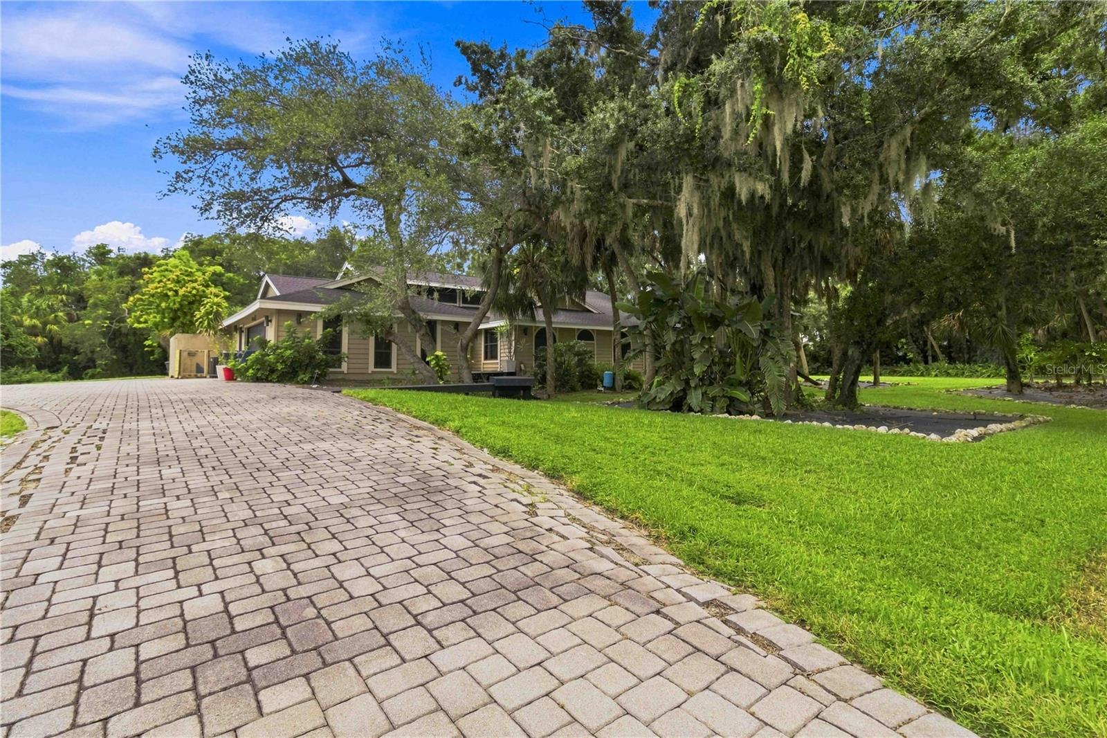 902 Drakeswood Ct, Sarasota, FL 34232 photo