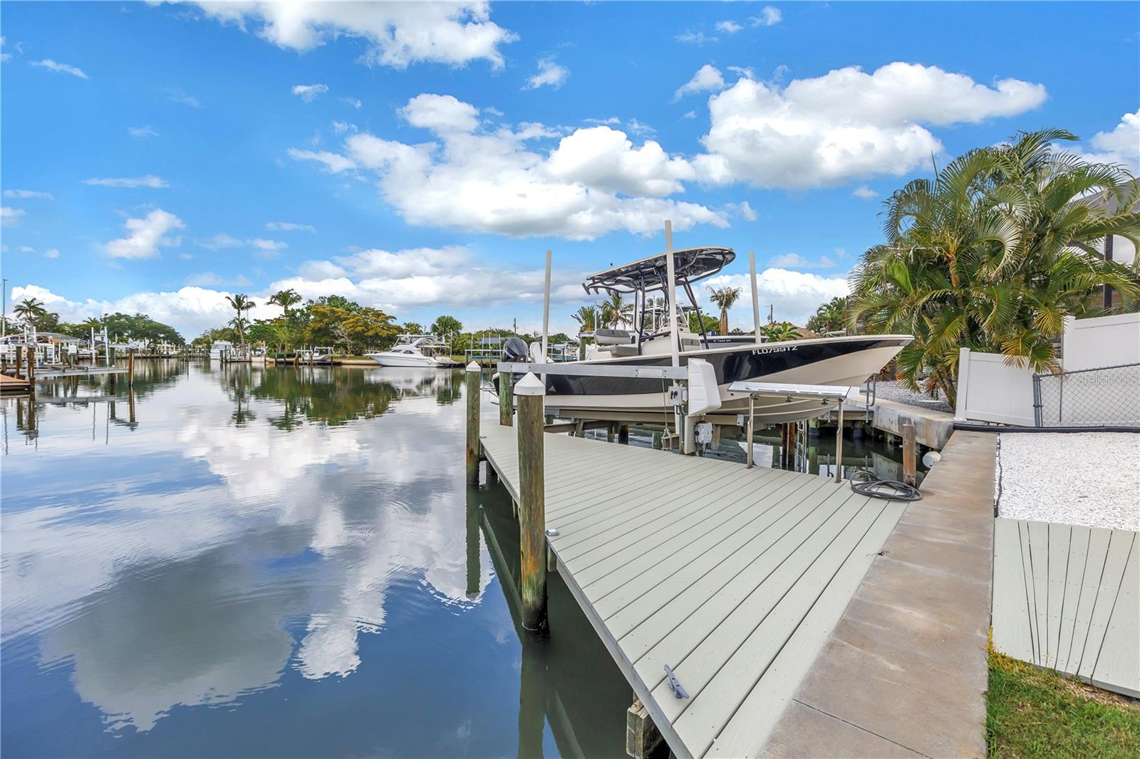 4911 Palmetto Point Dr, Palmetto, FL 34221 photo