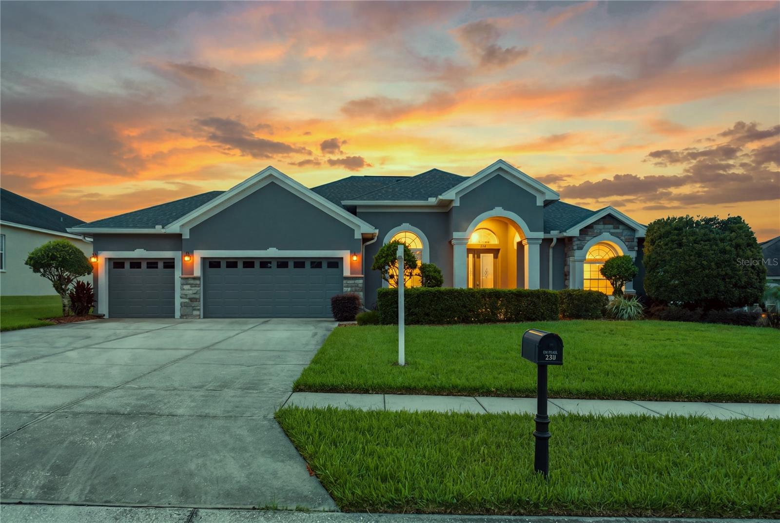 230 Lake Arietta Ct, Auburndale, FL 33823