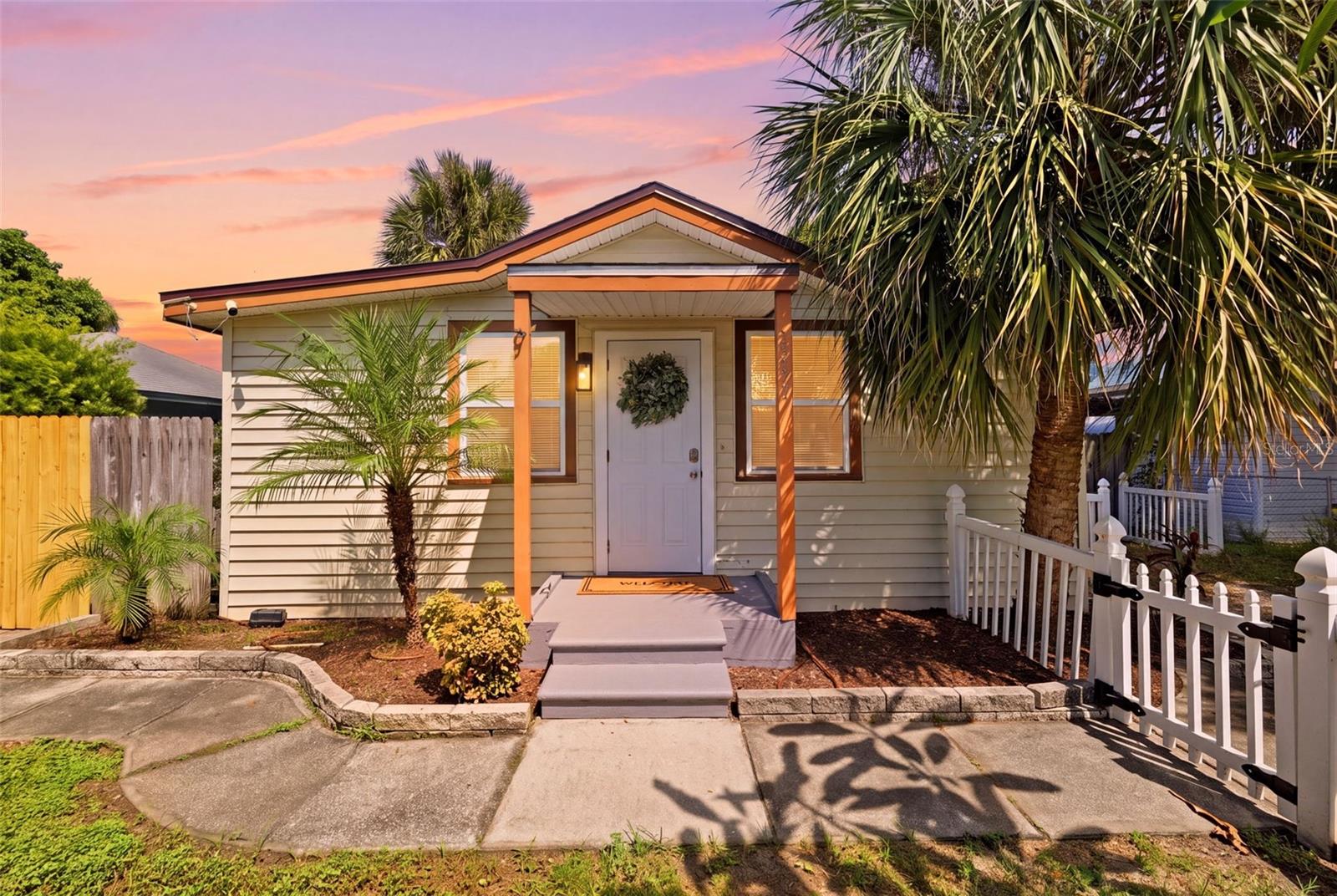1751 29 Ave, Saint Petersburg, FL 33713