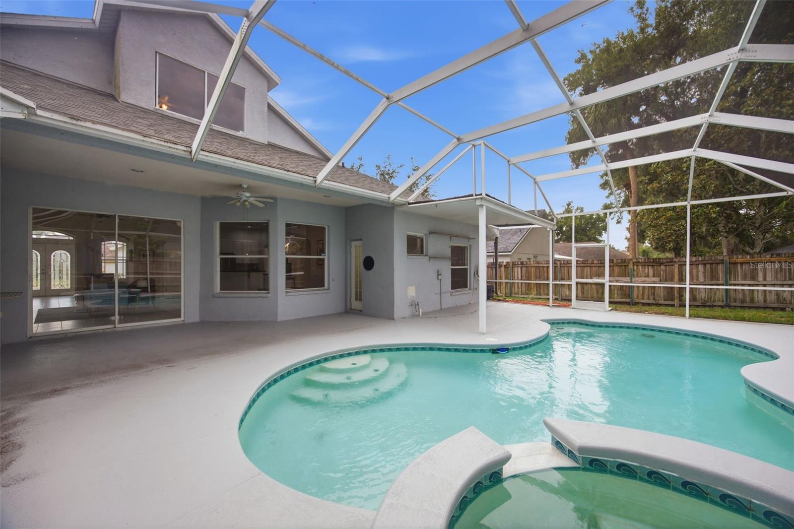 4634 River Overlook Dr, Valrico, FL 33596 photo