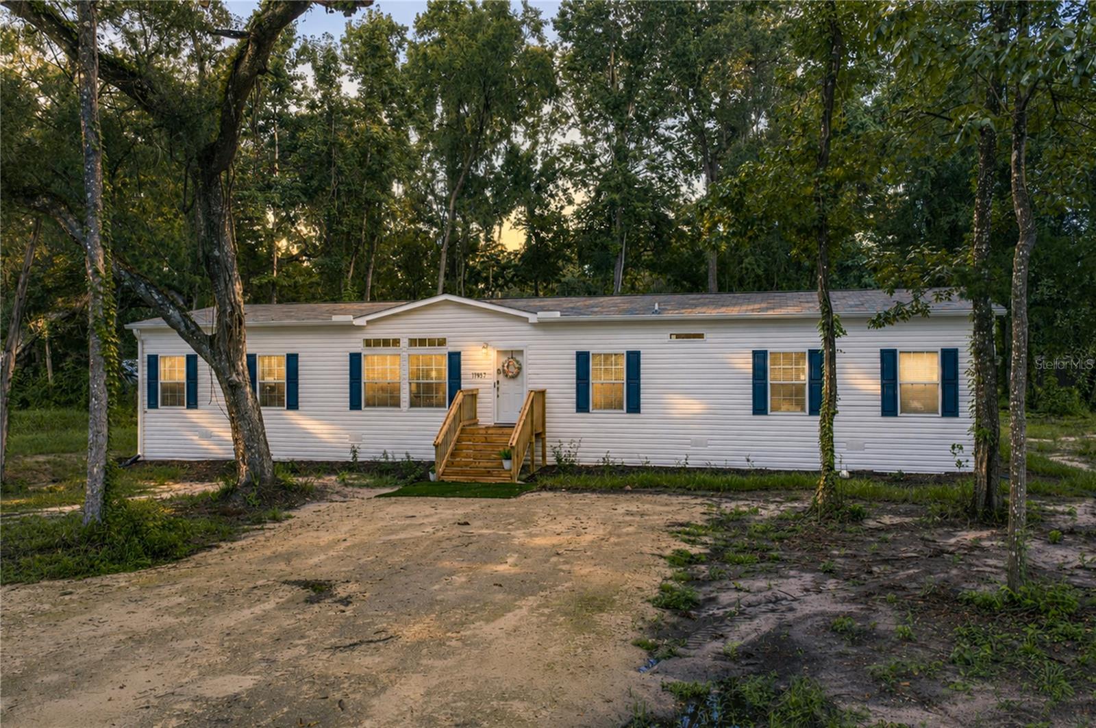 11957 35 St, Webster, FL 33597