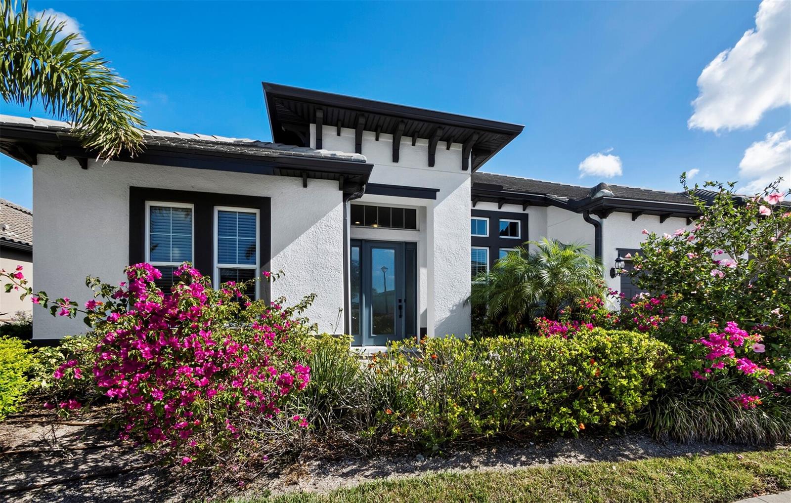 6129 Lungo Lago Dr, Sarasota, FL 34241 photo