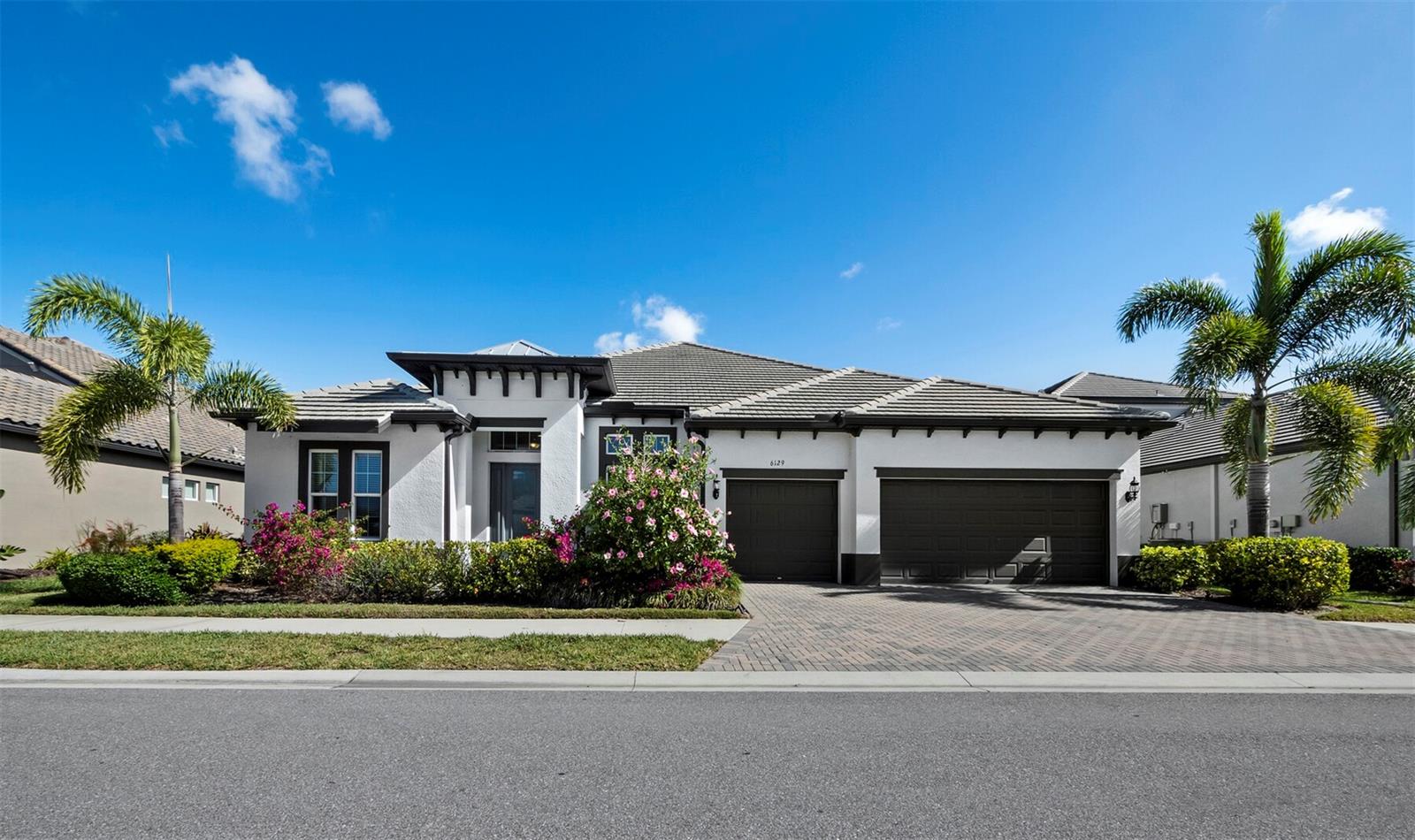 6129 Lungo Lago Dr, Sarasota, FL 34241 photo