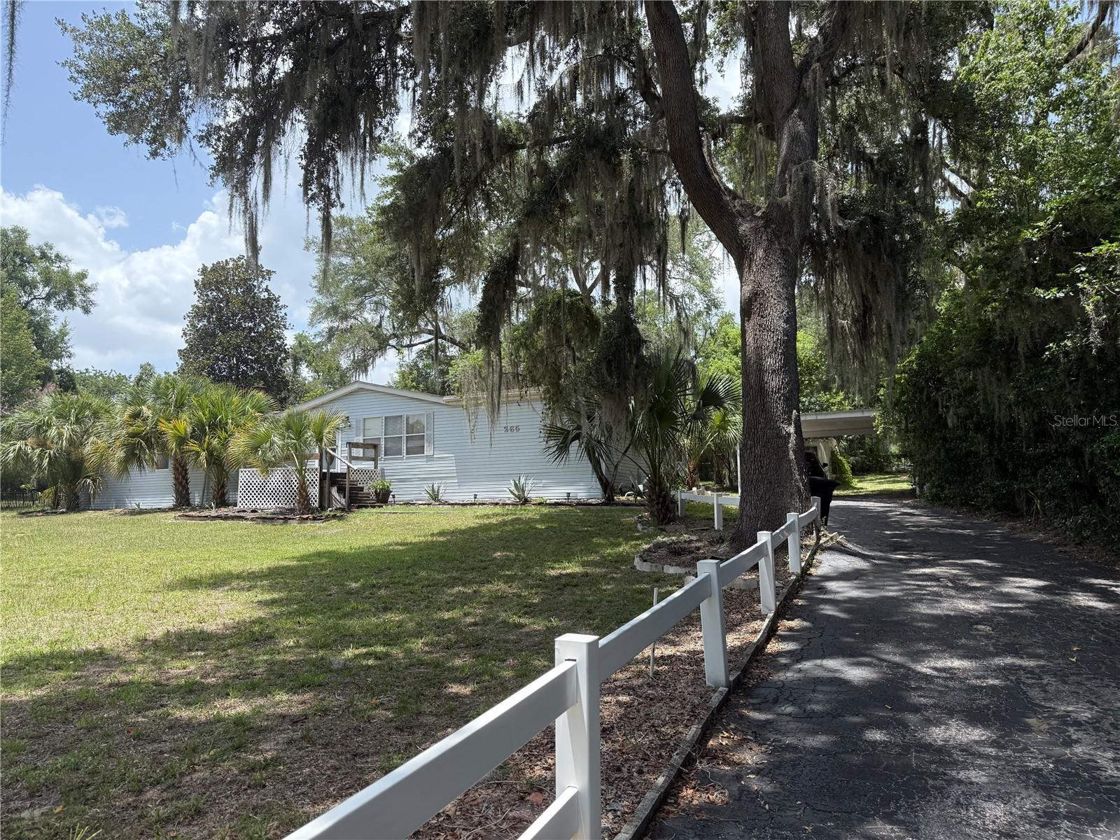 265 Mcclendon St, Lady Lake, FL 32159