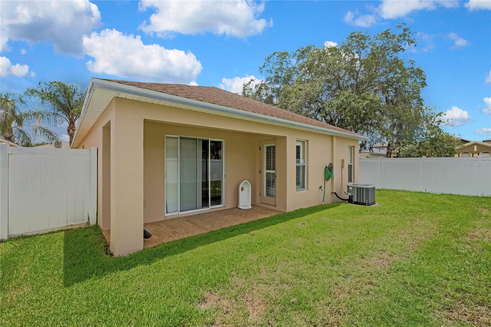 209 Winthrop Dr, Spring Hill, FL 34609 photo