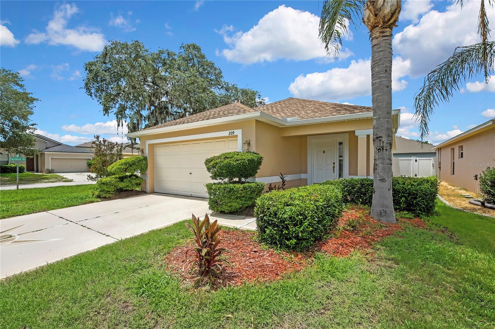 209 Winthrop Dr, Spring Hill, FL 34609 photo
