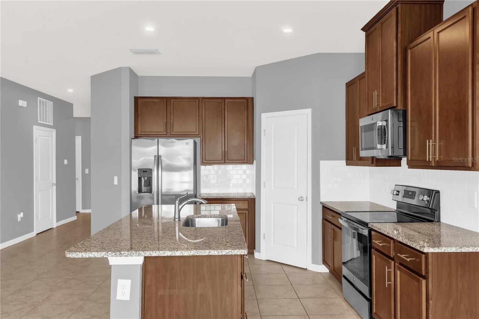 29307 Meadowcroft Ave, Wesley Chapel, FL 33544 photo