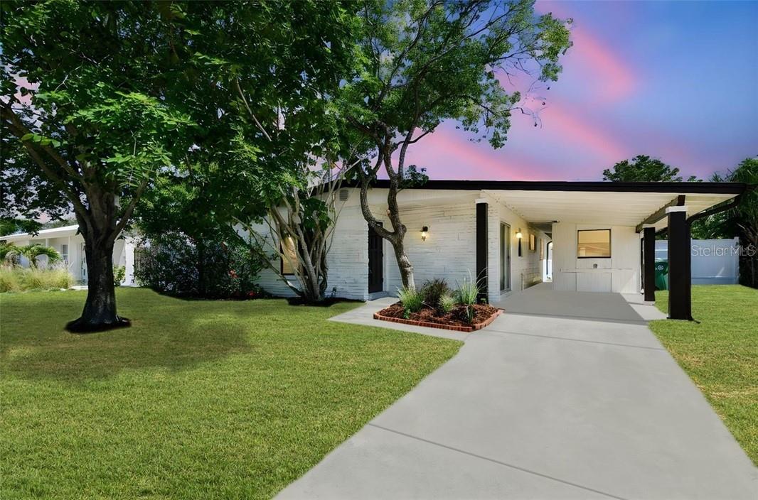 6551 West Shore Cir, Tampa, FL 33616