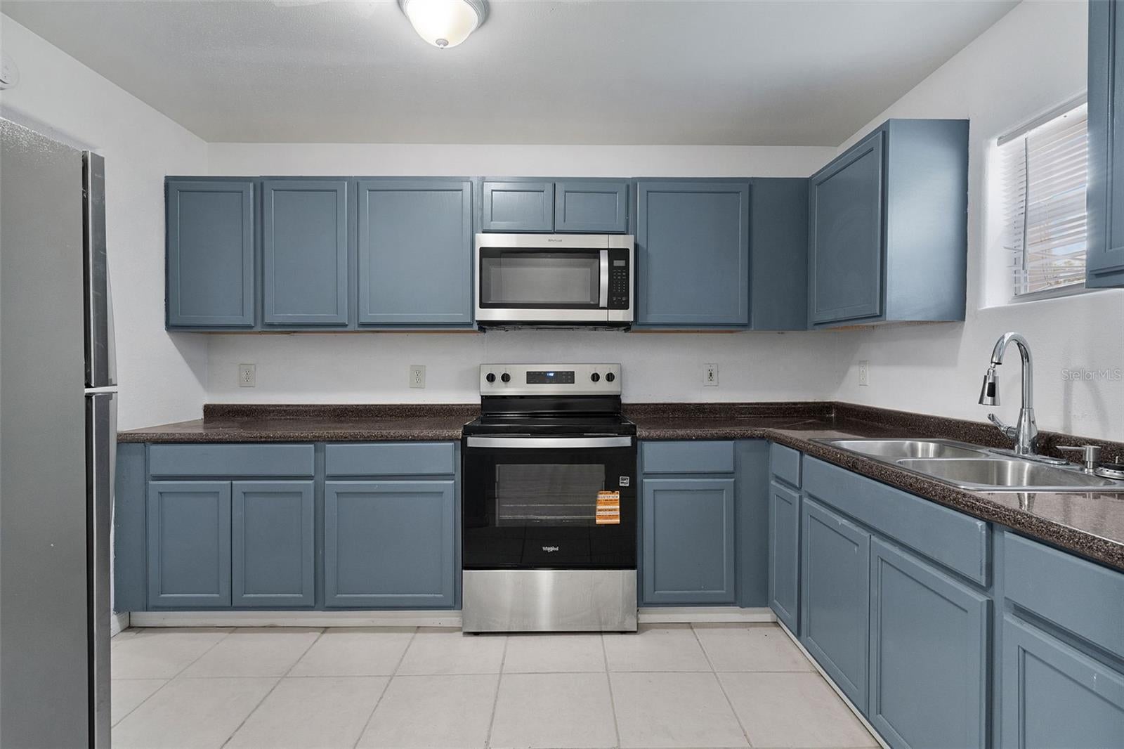 31128 Lochmore Cir, Mount Plymouth, FL 32776 photo