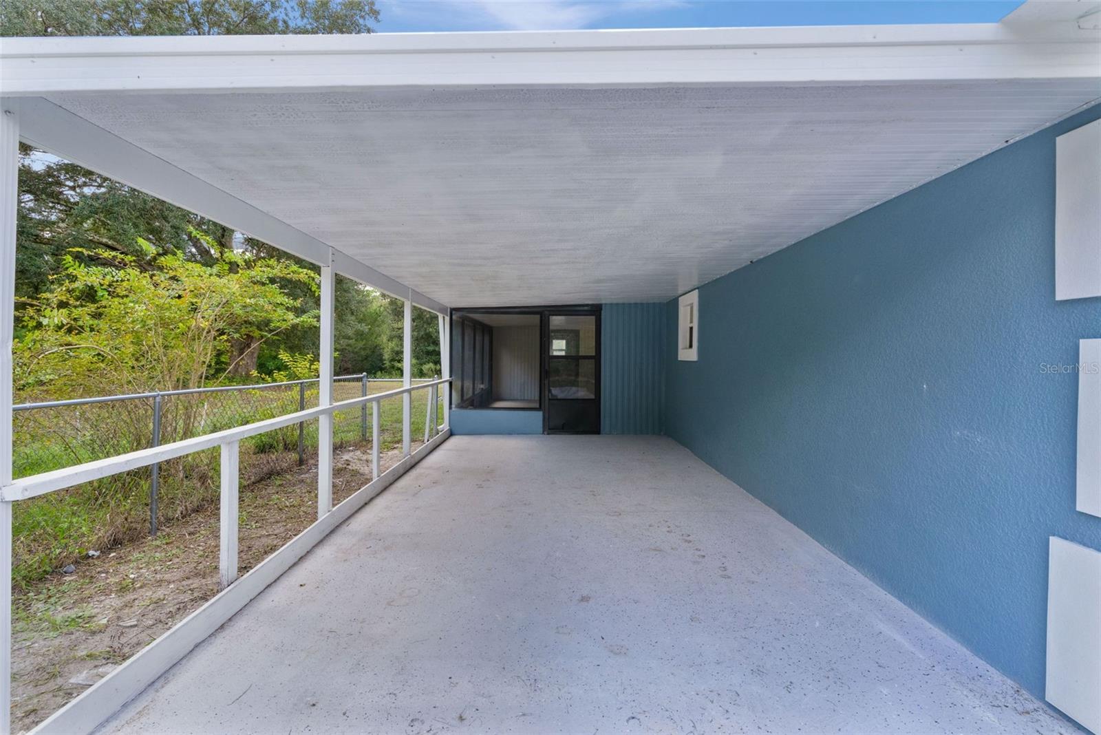 31128 Lochmore Cir, Mount Plymouth, FL 32776 photo