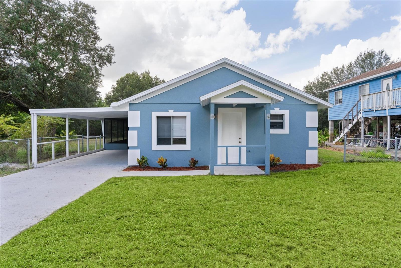 31128 Lochmore Cir, Mount Plymouth, FL 32776 photo