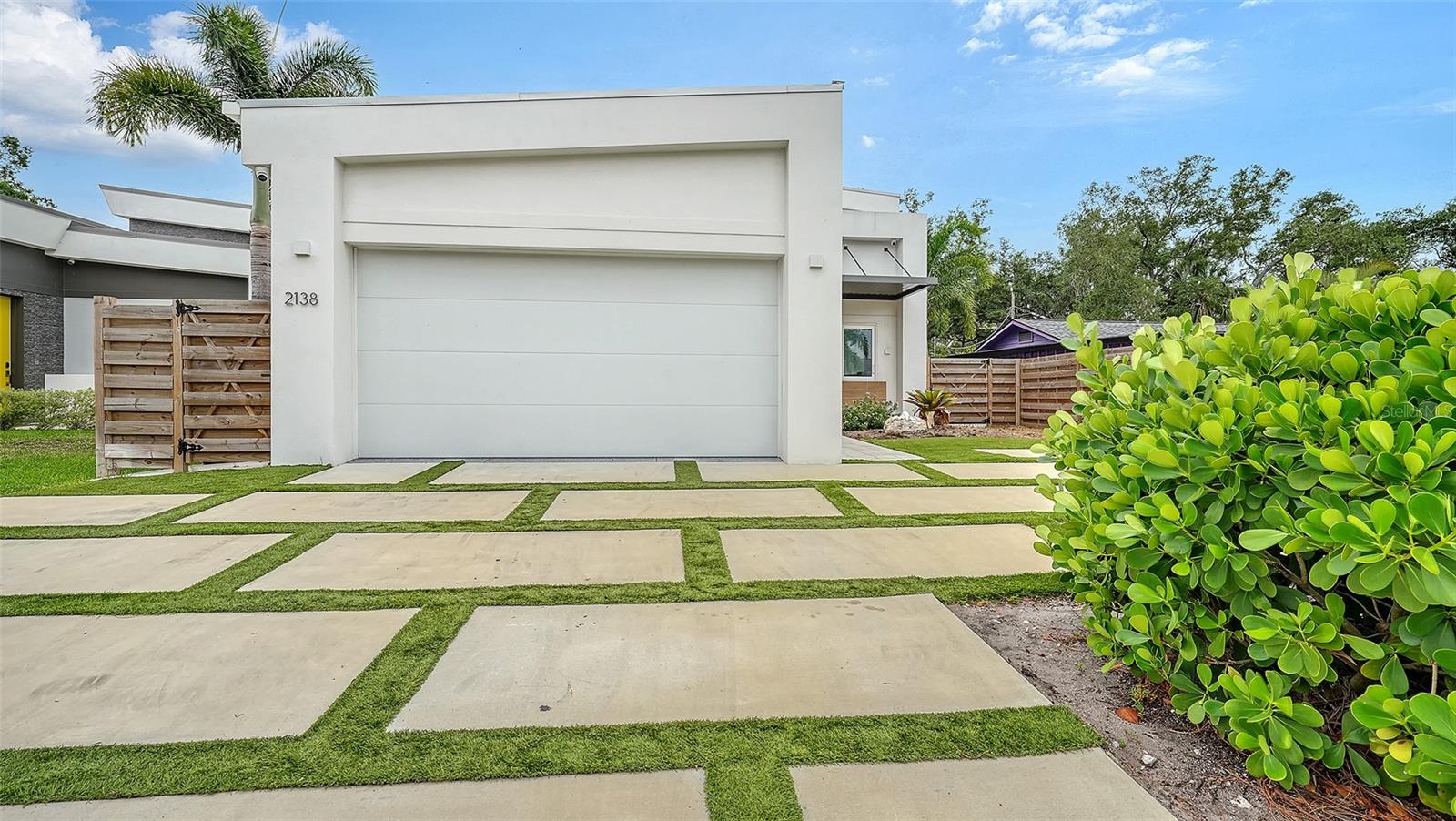2138 Hawthorne St, Sarasota, FL 34239 photo