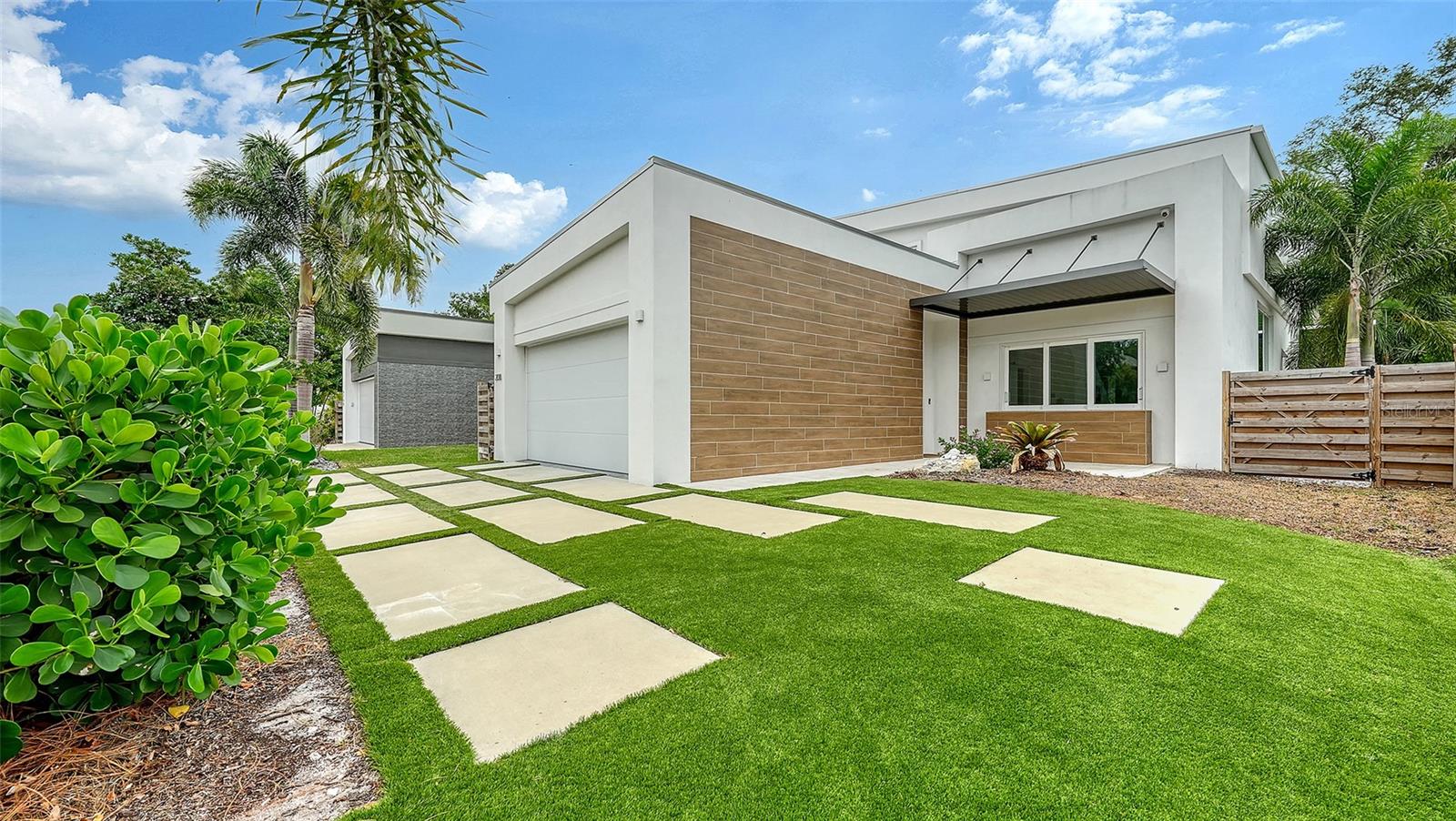 2138 Hawthorne St, Sarasota, FL 34239 photo