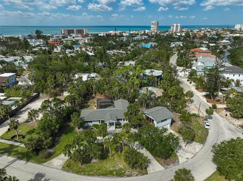 Single Family Residence in SARASOTA FL 105 ISLAND CIRCLE.jpg