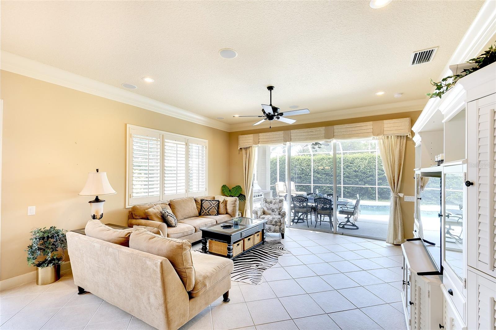 9735 53 Dr, Bradenton, FL 34211 photo