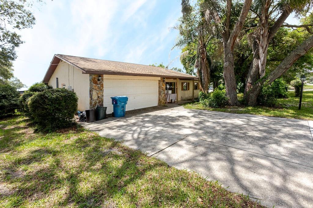 1042 Tryon Cir, Spring Hill, FL 34606 photo