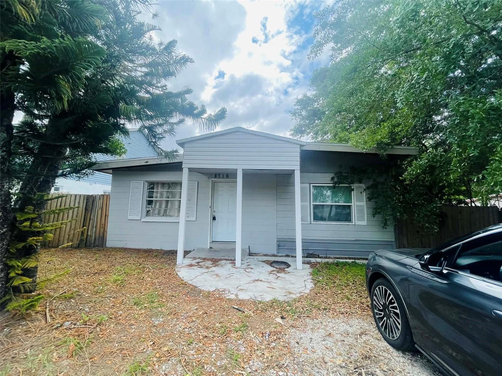 8716 Tangerine Pl, Tampa, FL 33617