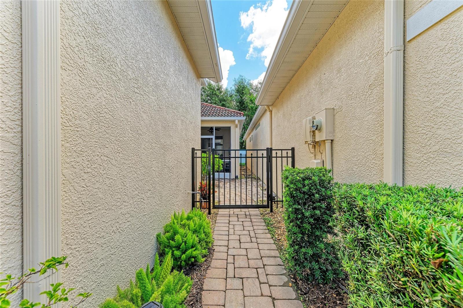 7751 33 St, Sarasota, FL 34243 photo