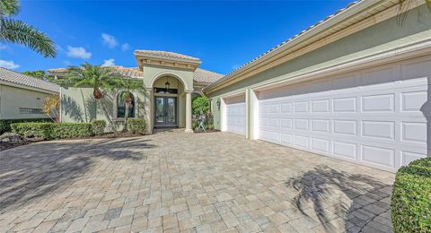 Single Family Residence in SARASOTA FL 8832 ENCLAVE COURT.jpg