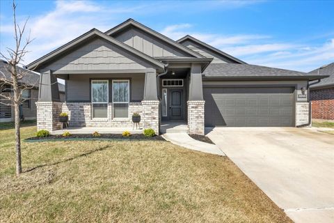 Single Family Residence in Oklahoma City OK 8705 Gibbs Drive.jpg