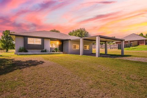 Single Family Residence in Harrah OK 5201 Lakeview Drive.jpg