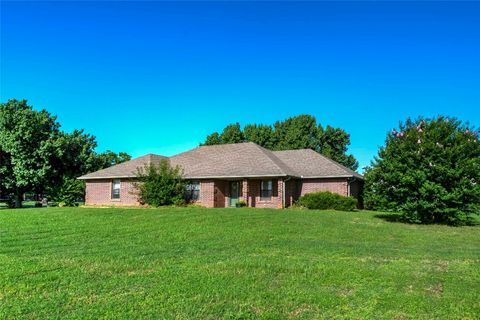 Single Family Residence in Chandler OK 511 N Turner Road.jpg