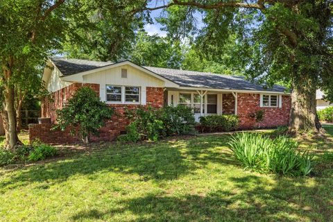 Single Family Residence in Oklahoma City OK 1308 NE 54th Street.jpg