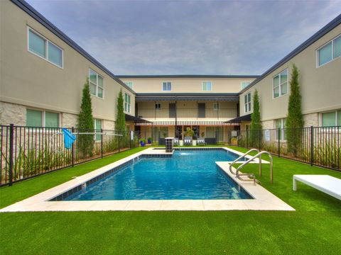 Condominium in Nichols Hills OK 1110 Sherwood Lane #216.jpg