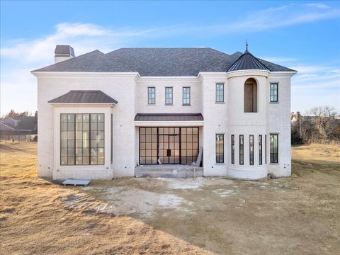 Single Family Residence in Oklahoma City OK 2825 Guilford Lane.jpg