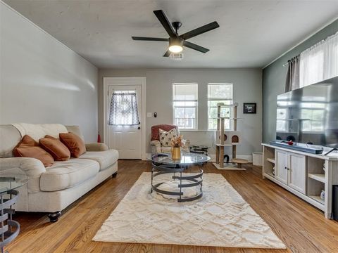 Single Family Residence in Oklahoma City OK 2247 NW 35th Street.jpg