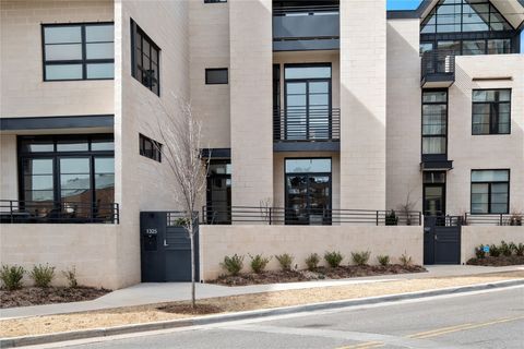 Townhouse in Oklahoma City OK 1325 N Dewey Avenue.jpg