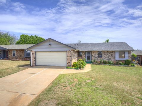 Single Family Residence in Oklahoma City OK 9908 S Hillcrest Drive.jpg