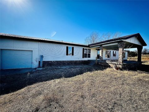 Single Family Residence in Tuttle OK 2099 County Road 1244.jpg