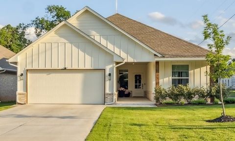 Single Family Residence in Arcadia OK 124 W 5th Street.jpg