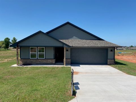Single Family Residence in Tuttle OK 1930 Olive Avenue.jpg
